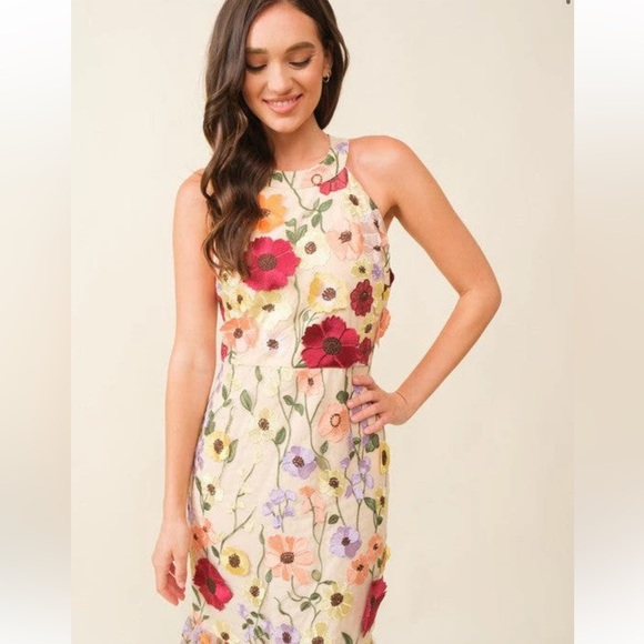 Just Me Dresses & Skirts - Like-New Just Me 3D Floral Halter Neck Dress 🌼